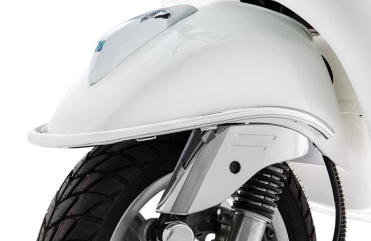 (image for) Piaggio Fender Guard for Vespa LX and LXV 602897M Chrome
